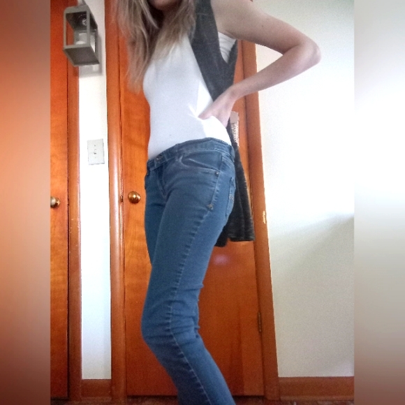 Levi Mid Rise Medium Dark Wash Skinny Jeans 14 Regular - Picture 13 of 13